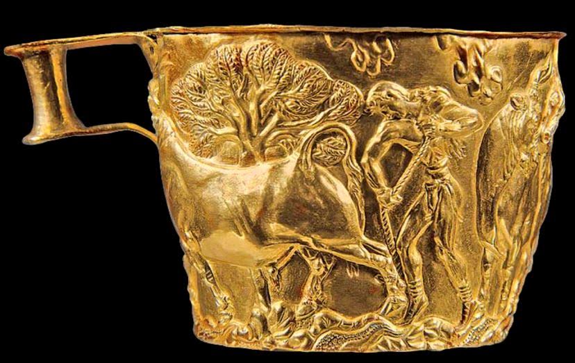 Mycenaean Greek Bronze Age golden cup from a Laconian tomb